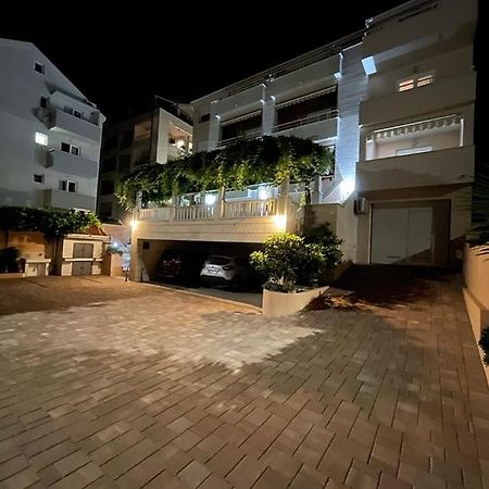 Apartments Stone Tucepi Ngoại thất bức ảnh