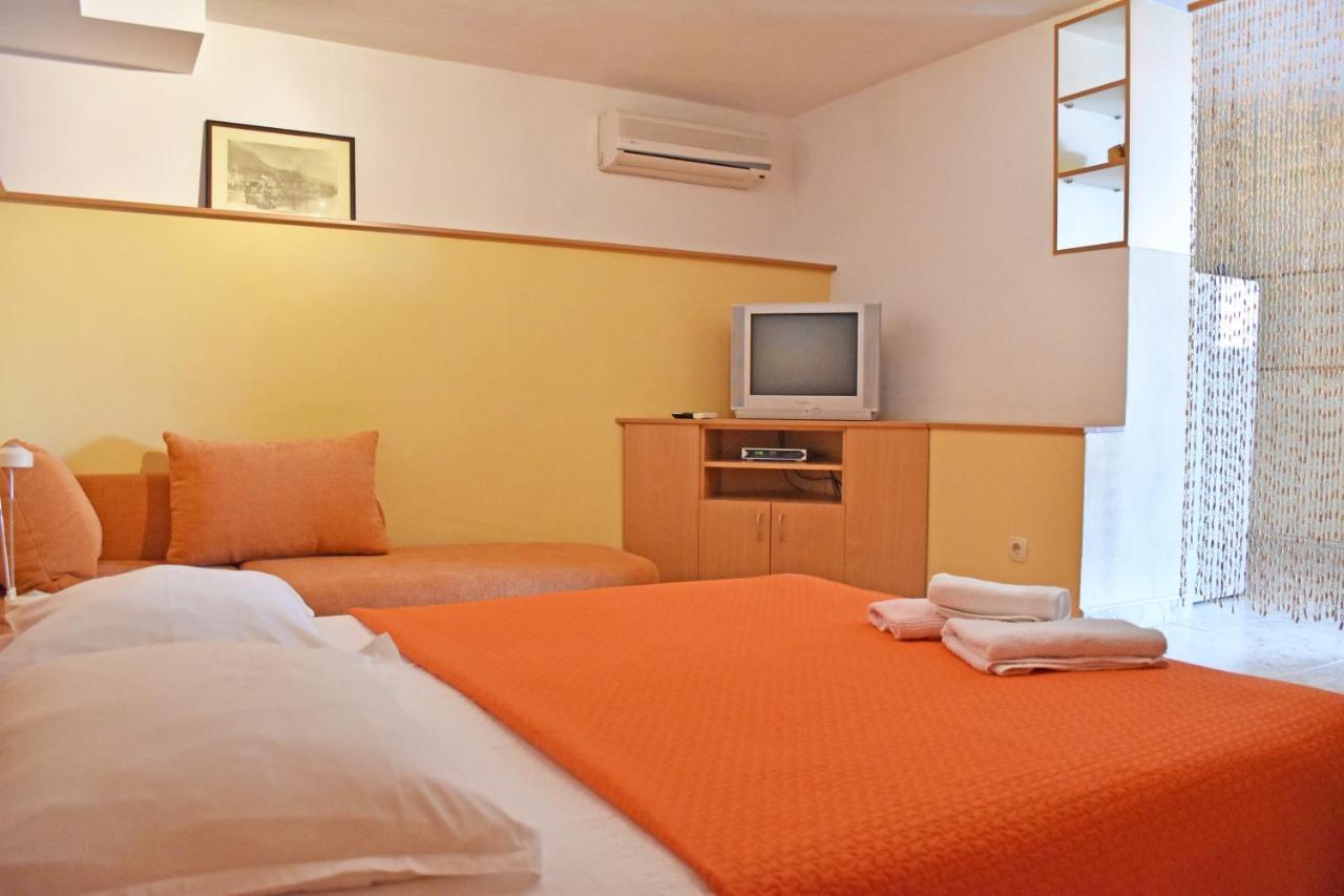 Apartments Stone Tucepi Ngoại thất bức ảnh