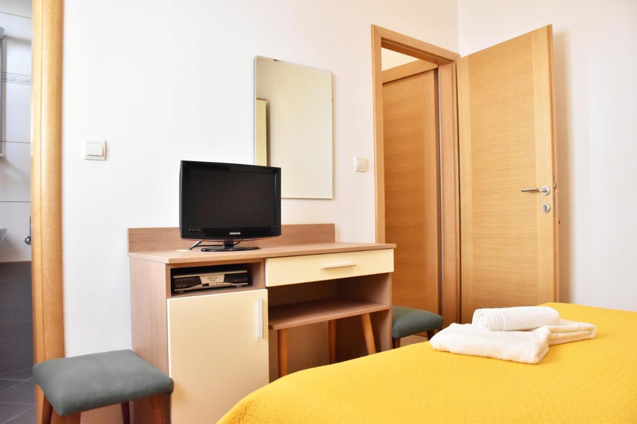 Apartments Stone Tucepi Ngoại thất bức ảnh