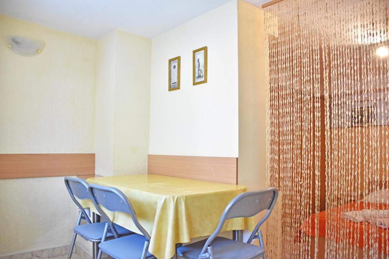 Apartments Stone Tucepi Ngoại thất bức ảnh