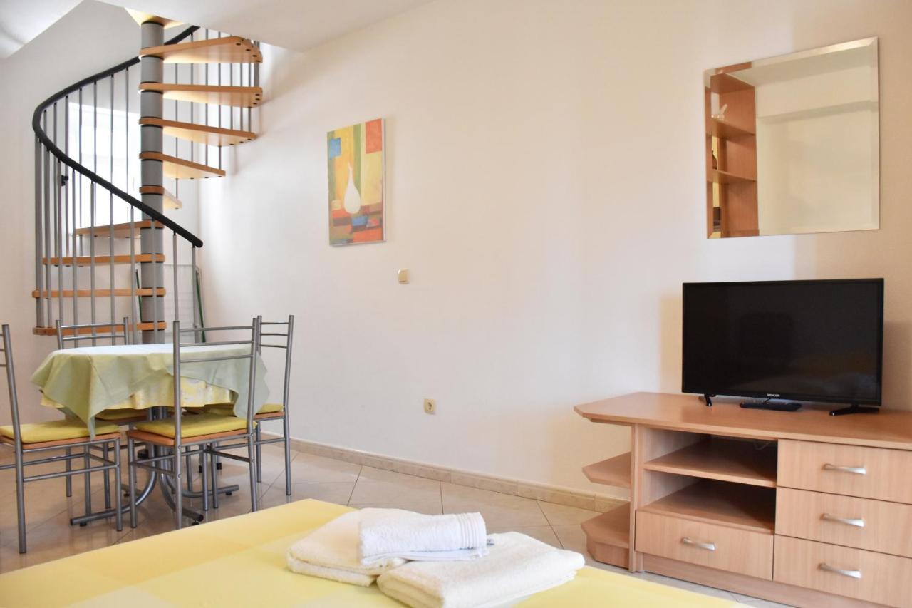 Apartments Stone Tucepi Ngoại thất bức ảnh