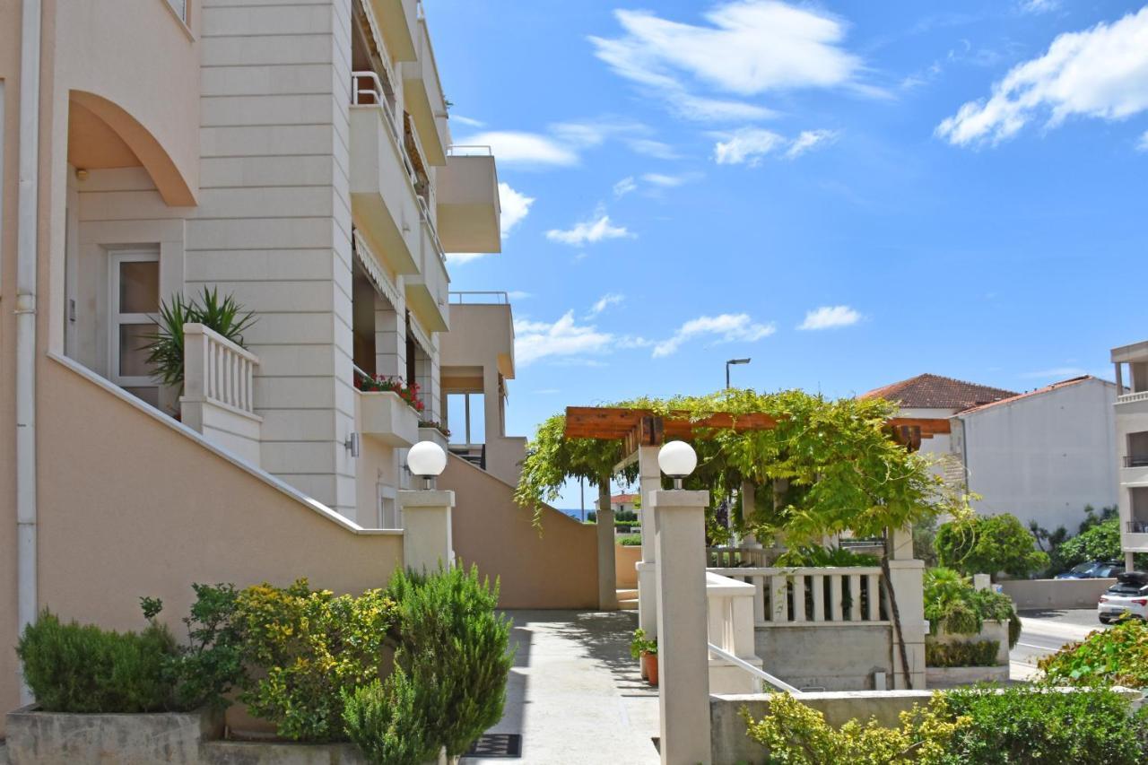 Apartments Stone Tucepi Ngoại thất bức ảnh